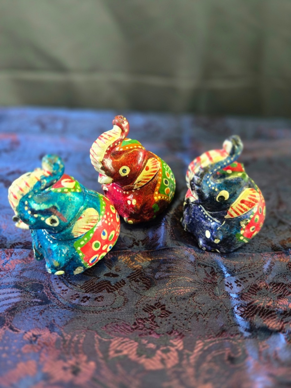 🐘✨ Hand‑Painted Mini Elephant Trio – Good Luck Decor Set